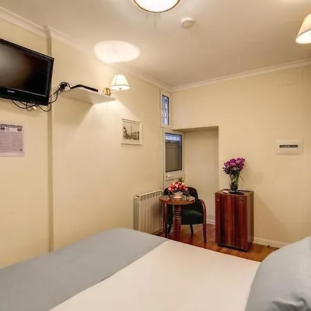 Flann O'brien Guest house 3*